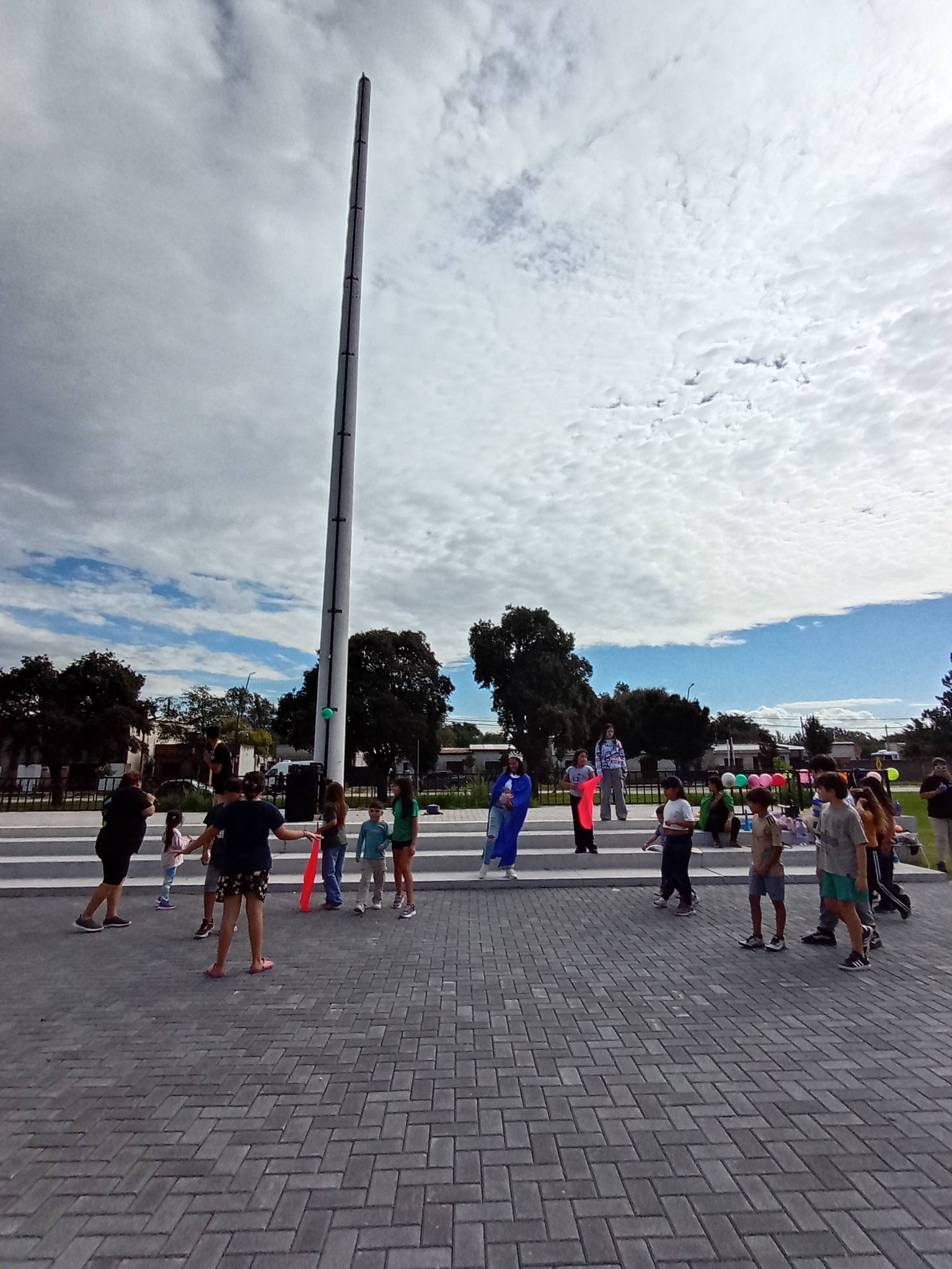 671303665_122181256994796285_6019652053379360341_n